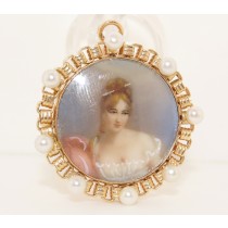 14K Yellow Gold Vintage Cameo with Pearl Pin