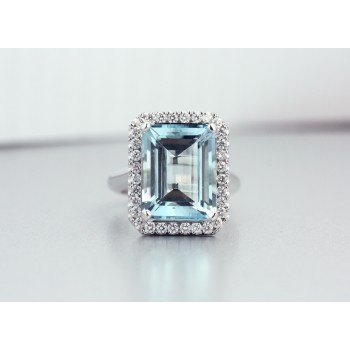 18 Karat White Gold Aquamarine and Diamond Ring  